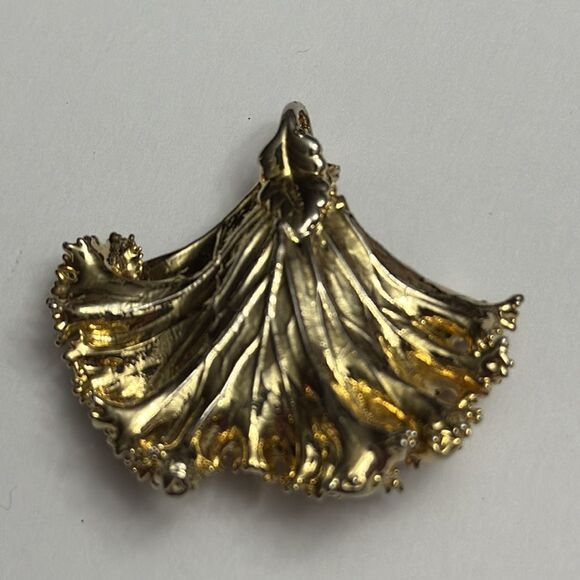 Gold Dipped Kale Pendant - Picture 5 of 5